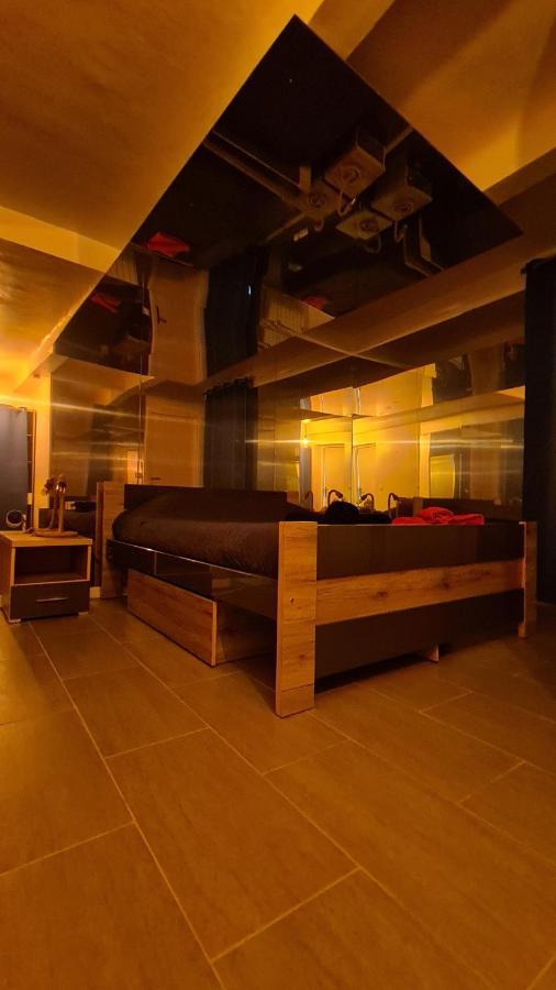 T2 Chambre Miroir Jardin Et Parking Prive Marsella Exterior foto